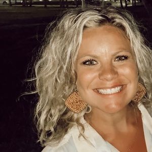 Meet your Posher, Ansley